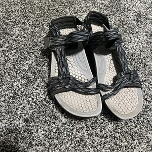 Baretraps Womens Dandy Sport Sandals Gray Strappy Size 7M Cushioned Sole